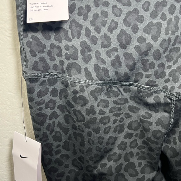 NWT Dry Fit Nike Women’s Training Pants SZ L - Picture 4 of 11